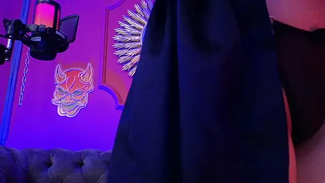 Julieta_Russell Live XXX Chat