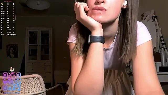 DarlineBrustera Adlı Modelin Canlı XXX Sohbeti