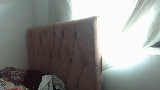 charrysexy1 Adlı Modelin Canlı XXX Sohbeti