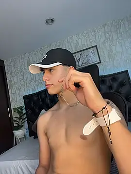 Lander_Cruz Live XXX-Chat
