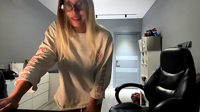 SoftnessMilan Live XXX chat