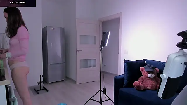 SharkyBaby Chat XXX live