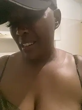 Chat +18 de Cardiebae89 ao vivo