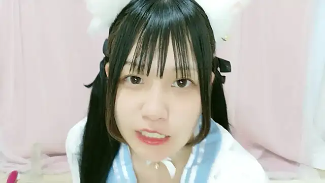 XXX chat uživo modela karen-chan