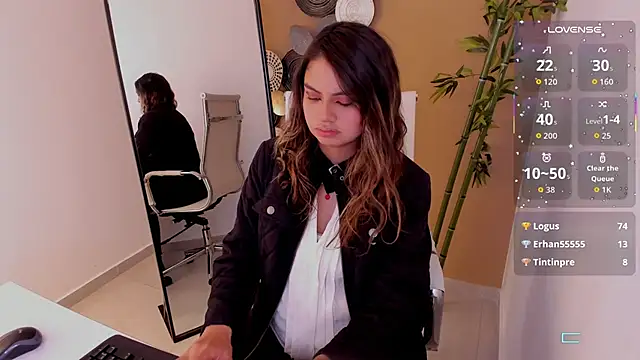 แชท XXX สดของ Emma_bloom__