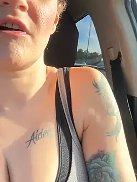 lolabunny9 Show in webcam