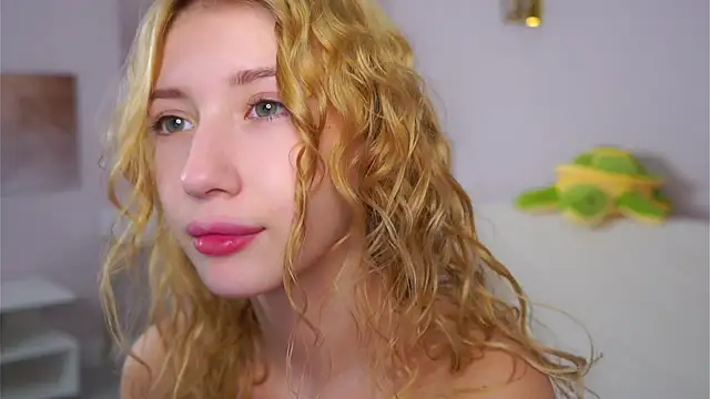 SunnivaCovil Adlı Modelin Canlı XXX Sohbeti