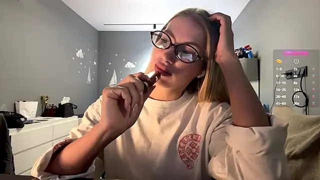 SoftnessMila live XXX chat