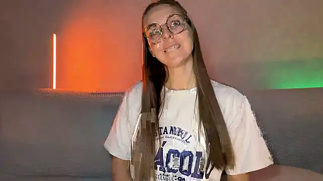 Oralaa1 élő XXX-chatje