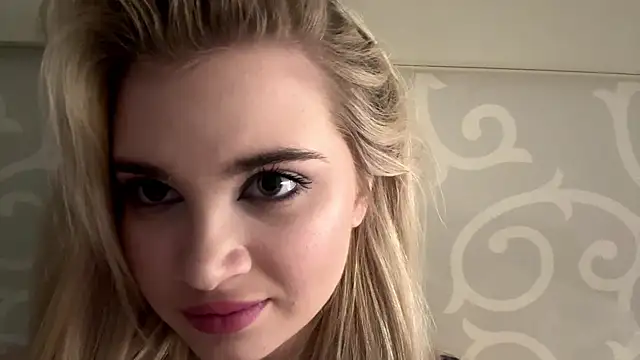 XXX chat uživo modela KariJarecke