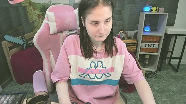 KiraDuvall Chat XXX in diretta