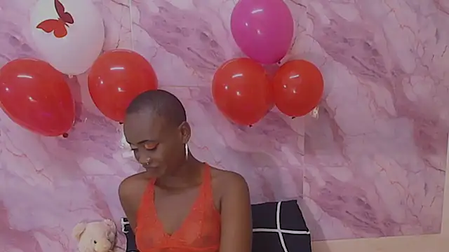 EbonyOlive69 Adlı Modelin Canlı XXX Sohbeti