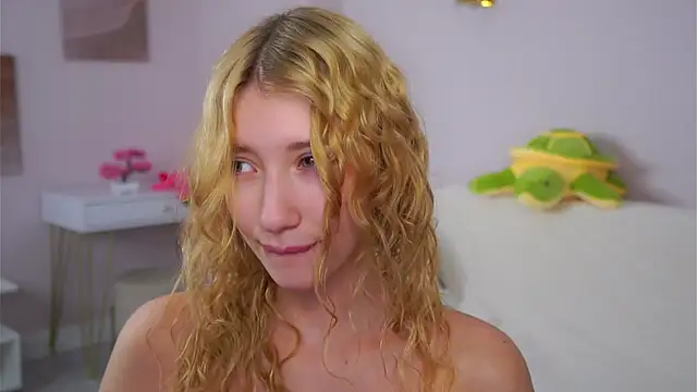 SunnivaCovil's Live XXX Chat