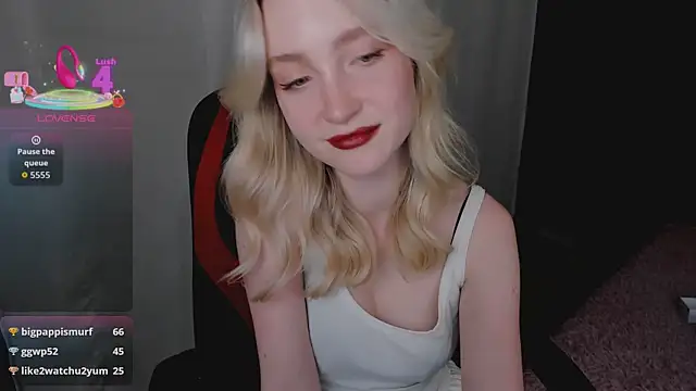 EllaBloom Adlı Modelin Web Kamerası Şovu