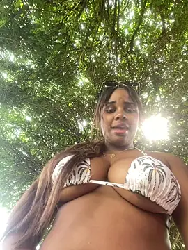 LUCIA-FERRERO Adlı Modelin Canlı XXX Sohbeti