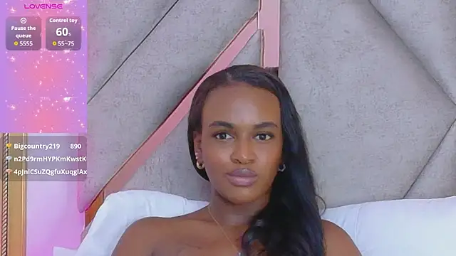 Sally-Noa Adlı Modelin Canlı XXX Sohbeti