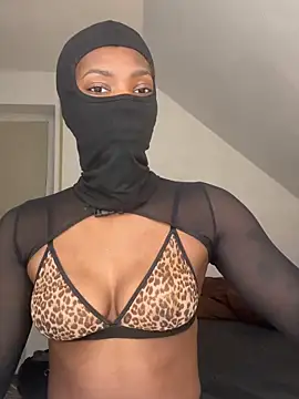 KiaraAmara Adlı Modelin Canlı XXX Sohbeti