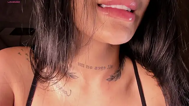 SOPHICARTERS Adlı Modelin Canlı XXX Sohbeti