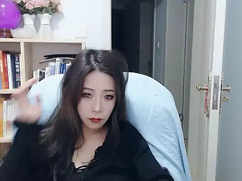 SuSushi728 Adlı Modelin Canlı XXX Sohbeti