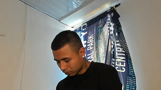 Živý XXX chat _Logan_Colton_