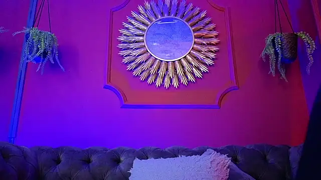 Julieta_Russell live XXX chat