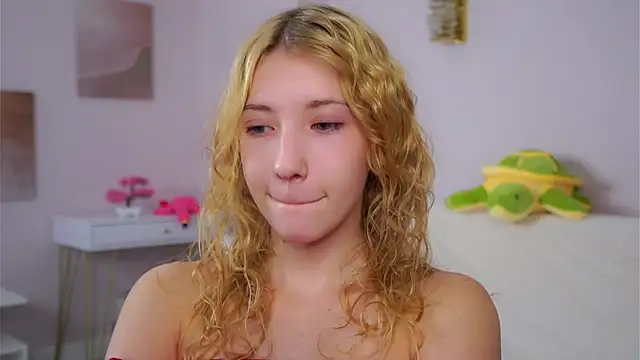 SunnivaCovilのライブXXXチャット