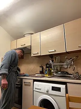 Yourhotboy_42のウェブカメラショー