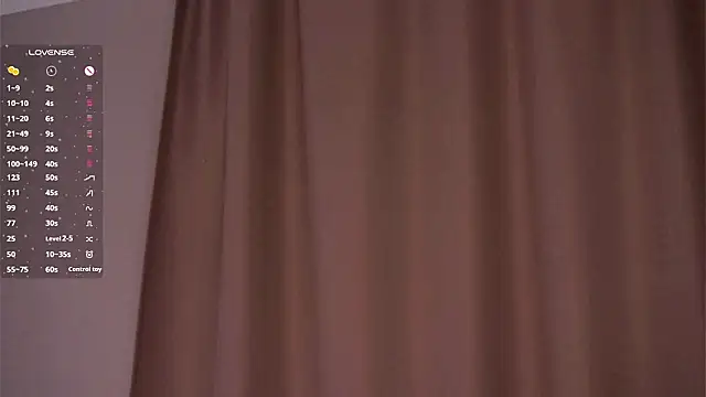 EffieHenri Live XXX Chat