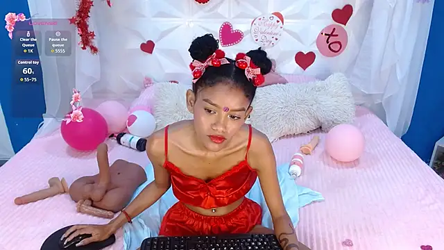 adisson_petite1: онлайн-секс-чат