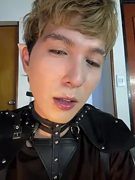 Conny_latino Show in webcam