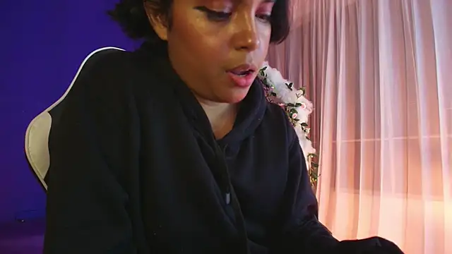 Chat XXX ao vivo de Emmapark_