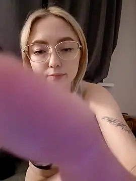 Chat XXX ao vivo de caressyourself