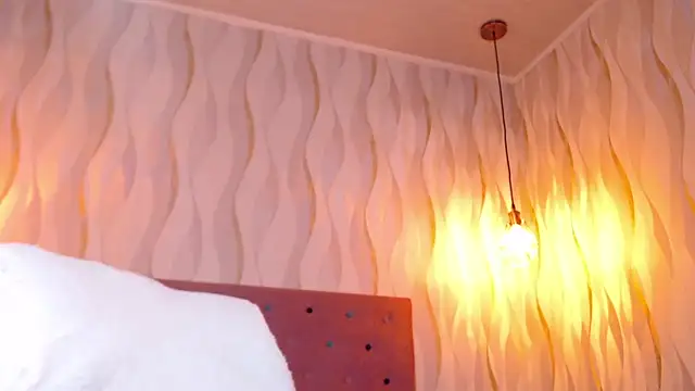 IsabelaLatina 即時 XXX 聊天