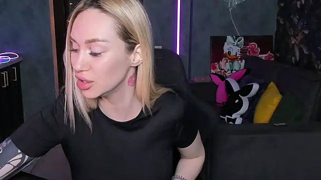 Blckmirrorr: онлайн-секс-чат