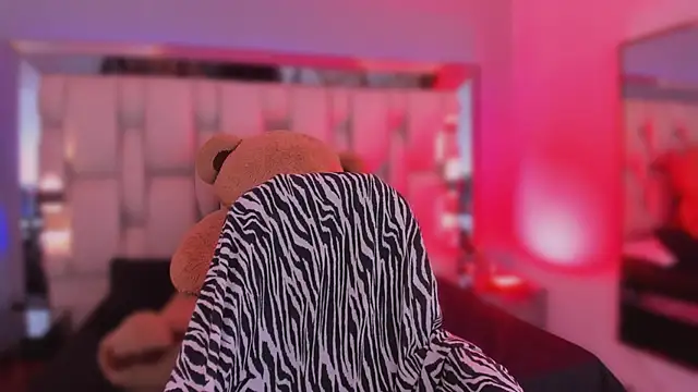 Chatroom XXX en direct de revenmiller_