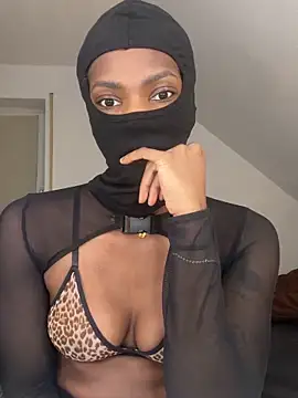 Chat XXX en directo de KiaraAmara