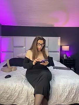 Chat XXX en directo de Samantha_Milf__