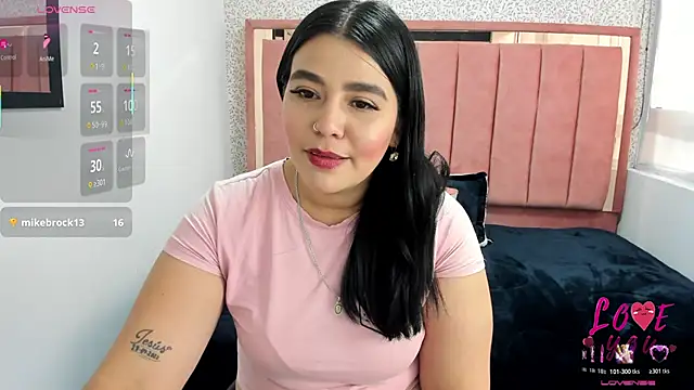 Kelly__Hot_ Adlı Modelin Canlı XXX Sohbeti