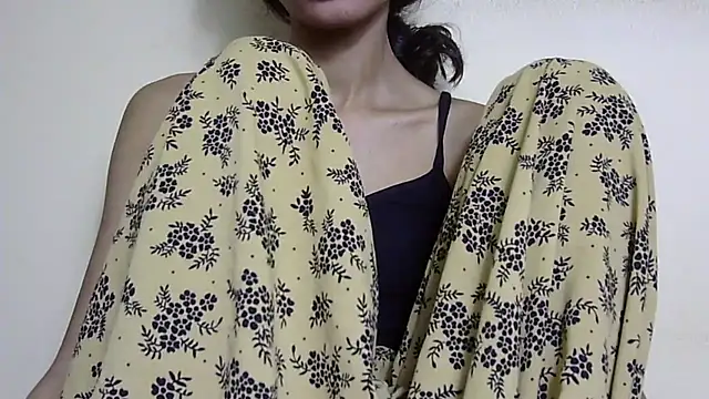 Anu_tiny Adlı Modelin Canlı XXX Sohbeti