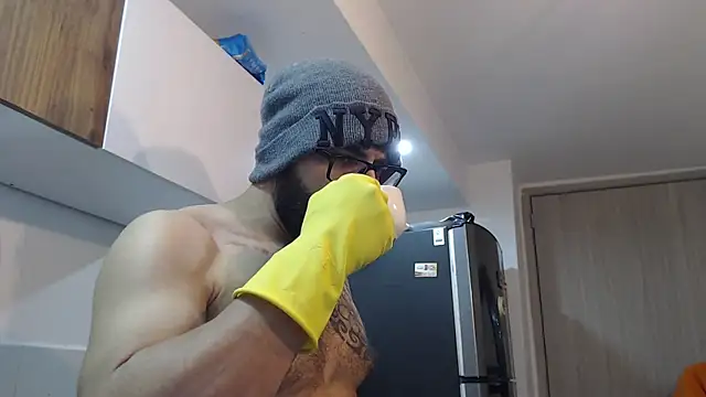 thomas_gun: απευθείας συνομιλία ΧΧΧ