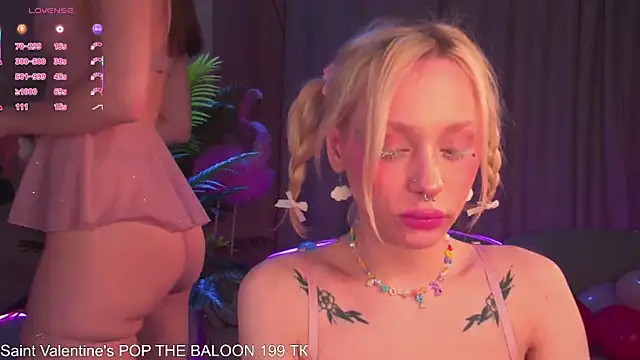 Kinky_Girls Adlı Modelin Canlı XXX Sohbeti