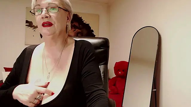 Chat +18 de LaylaMilf ao vivo