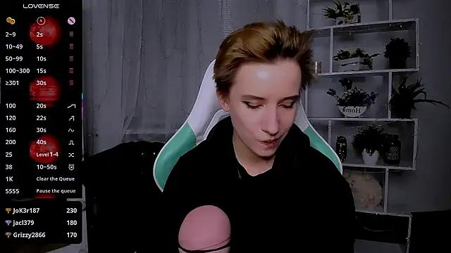 XXX chat uživo modela _Rein_ramm