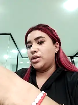 XXX chat uživo modela EmaGw