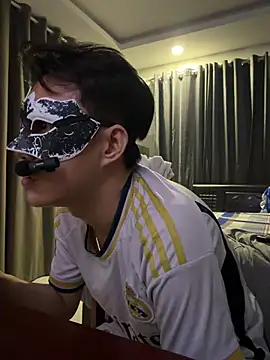 boyhigh1997 Show Webcam