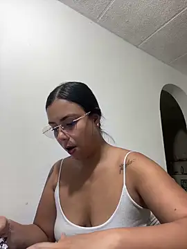 Adacloe- – Naživo XXX chat