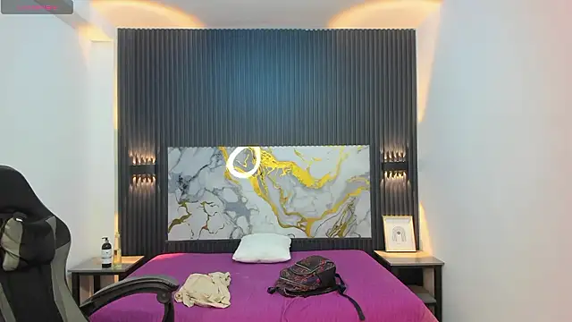 Chatroom XXX en direct de SantiagoRusso18