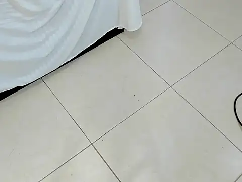 Atenis_thompson Chat XXX live