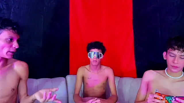 عرض كام Pleasure_boys_hot