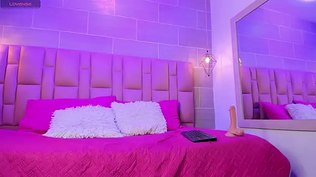 Show modela Naomi-Thompson na web-kameri